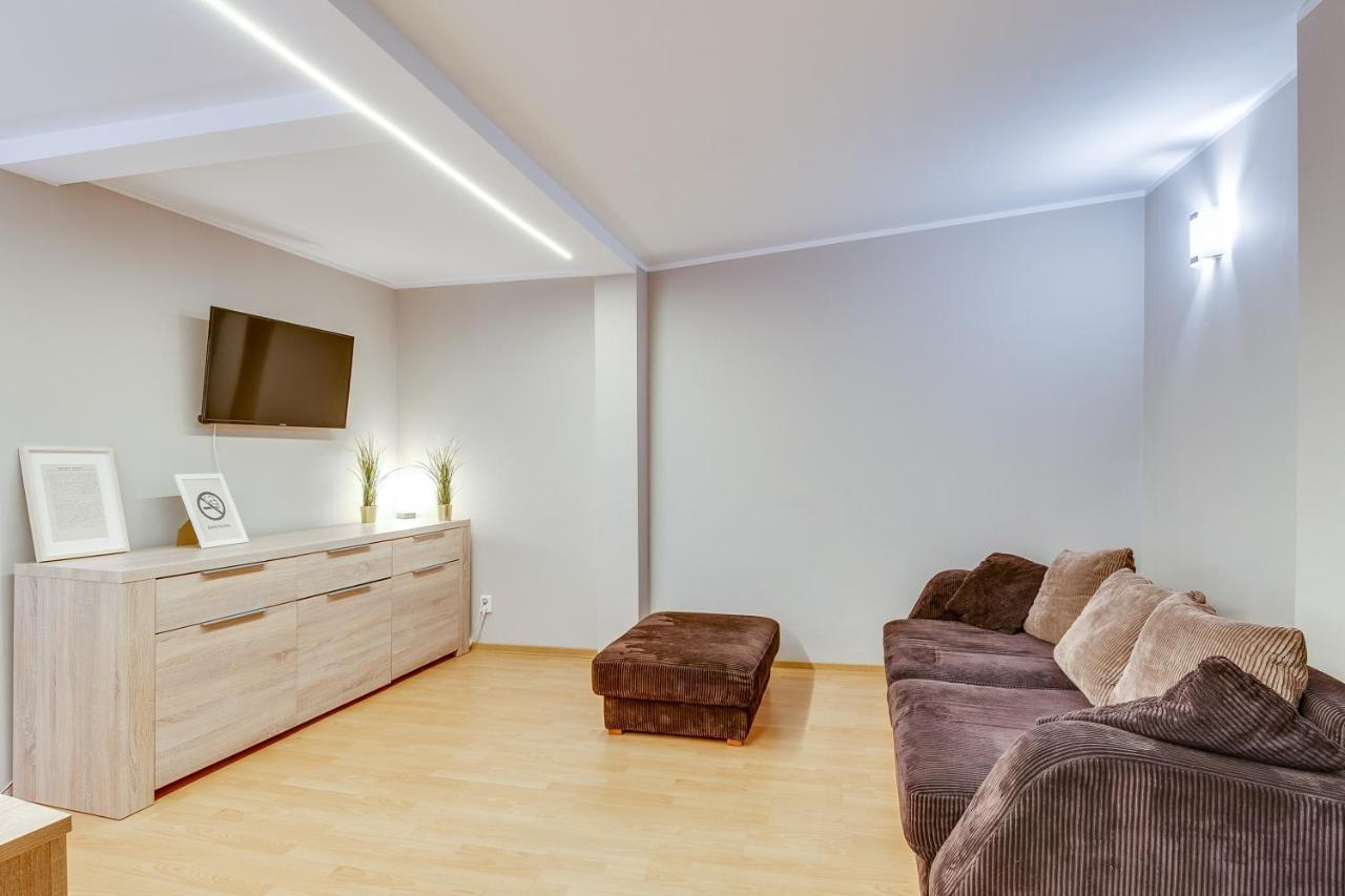 Apartament Poddasze Przy Palmiarni グリヴィツェ エクステリア 写真